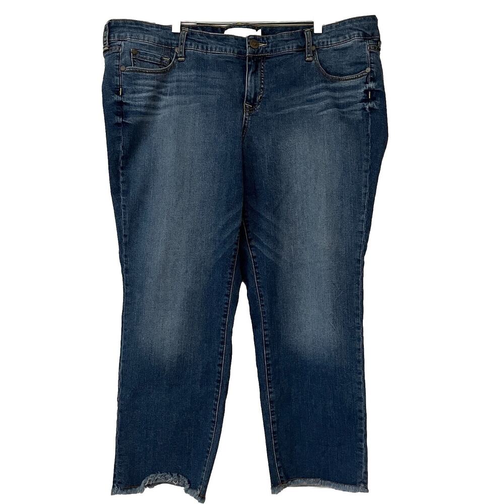 Torrid Denim Boyfriend jeans size 20, cropped, raw hem, dark wash, 5 pockets.